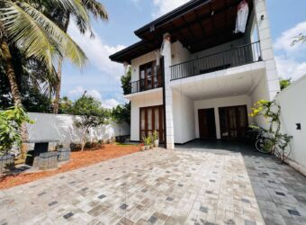House for Sale – Athurugiriya