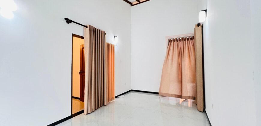 House for Sale – Athurugiriya