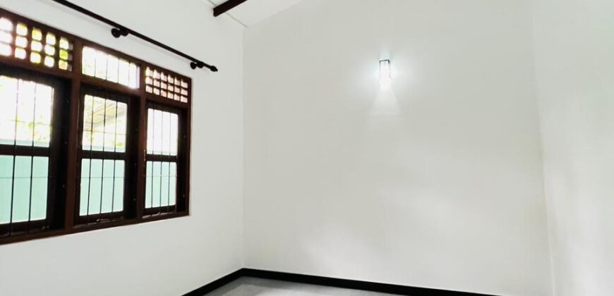 House for Sale – Athurugiriya