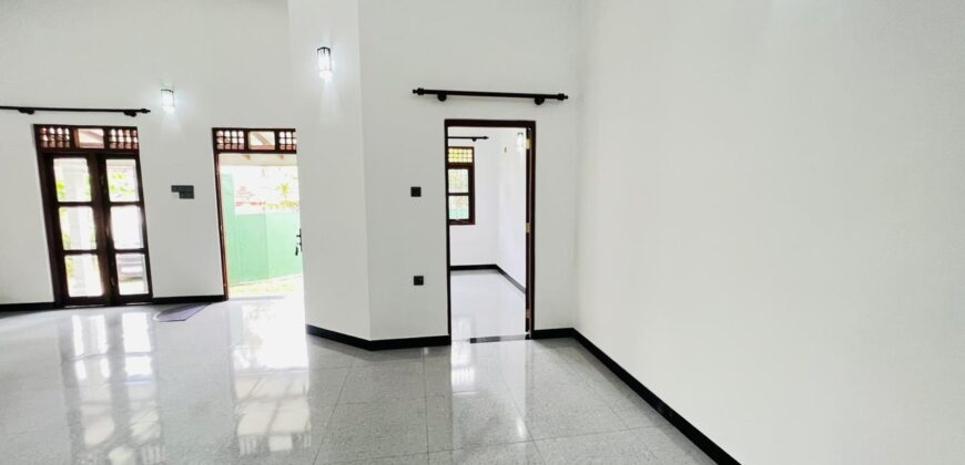 House for Sale – Athurugiriya